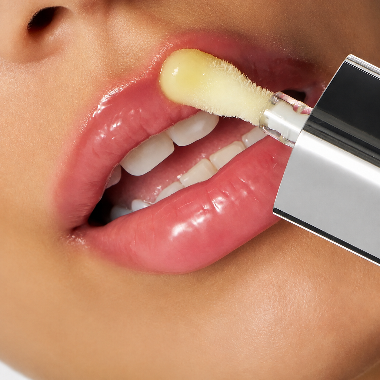 [NEW] Spicy Lip Plumper — Fuller-Looking Lip Plumper Gloss